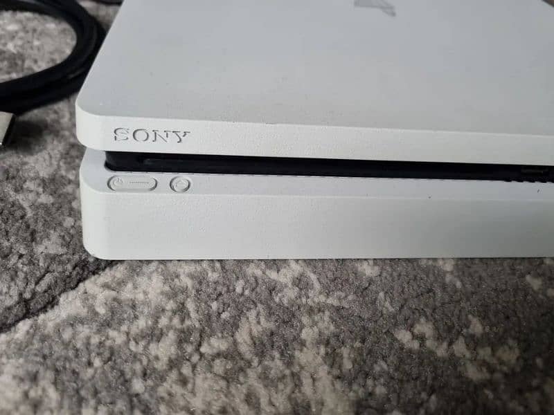 Sony PS4 slim game for sale hy 1tb white 2