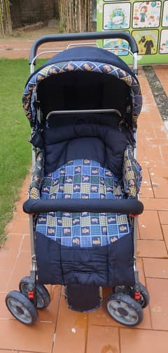 Pram for sale on 03044242883