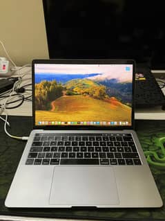 Macbook pro 2019 i5 128gb Touchbar