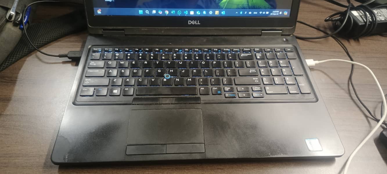 dell latitude 5590 core i5 8th gen 15.6" screen size 2