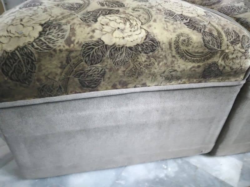 1 seater sofa, Good quality Foam, 2