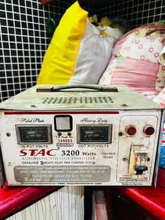 Stablizer 3200Watt Like New 4 Relay