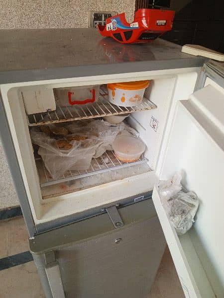 Dawlance Fridge for sale in good working condition 2