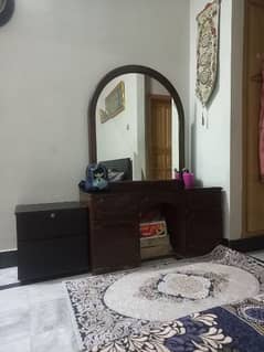 dressing table 0