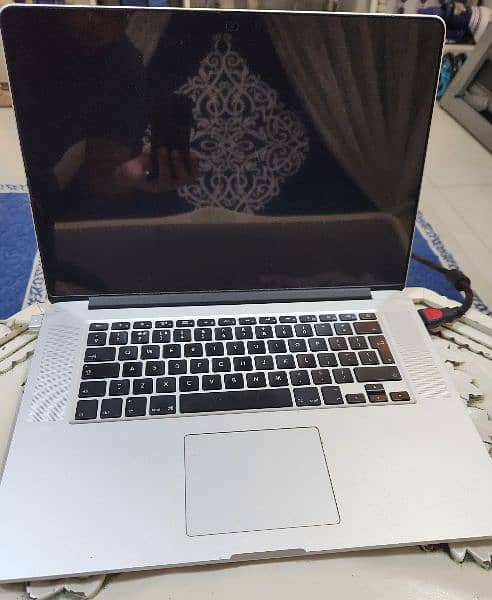 Apple MacBook Pro 0