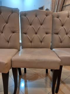 Dinning chairs/for sale 6-seater/6 dinning chairs