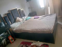 3 months used bed room set up for sale