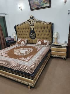 Khobsurat King Bed + 2 Side Tables 0