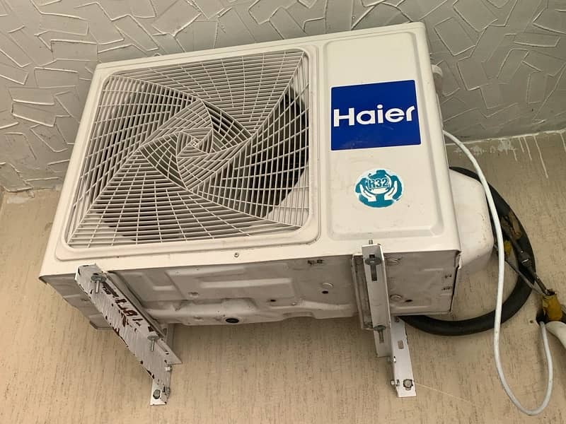 haier 1 ton inverter AC slightly used 2