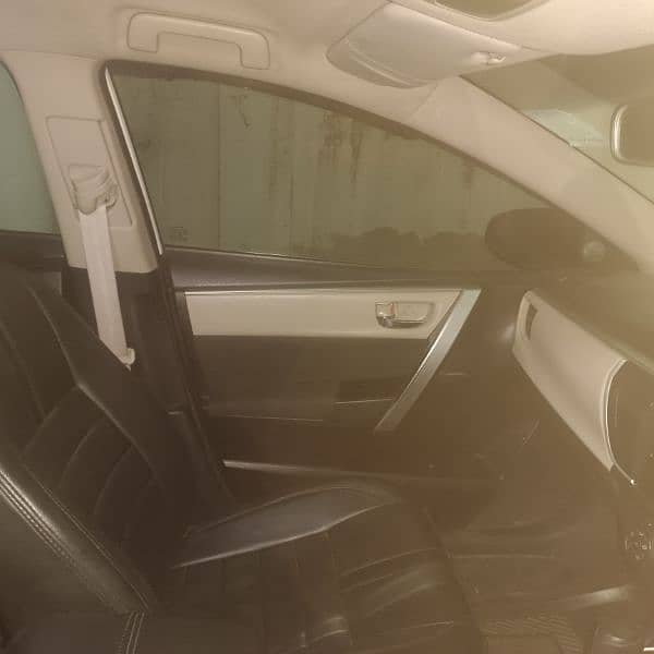 Toyota Altis Grande 2015 without sunroof 1