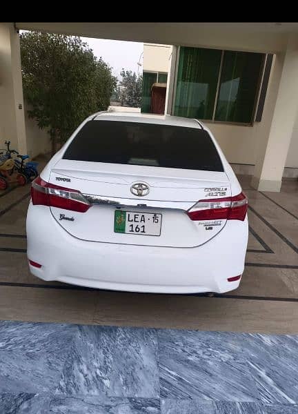 Toyota Altis Grande 2015 without sunroof 4