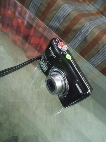 Nikon Coolpix L23 with Charging kit 4