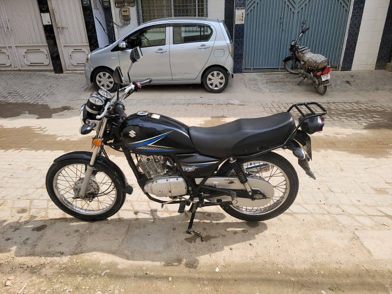 Suzuki GS 150 2022 Dec registration 1