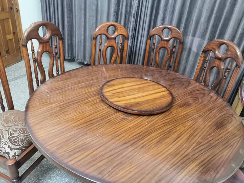 Dining table with 6 Chairs 0