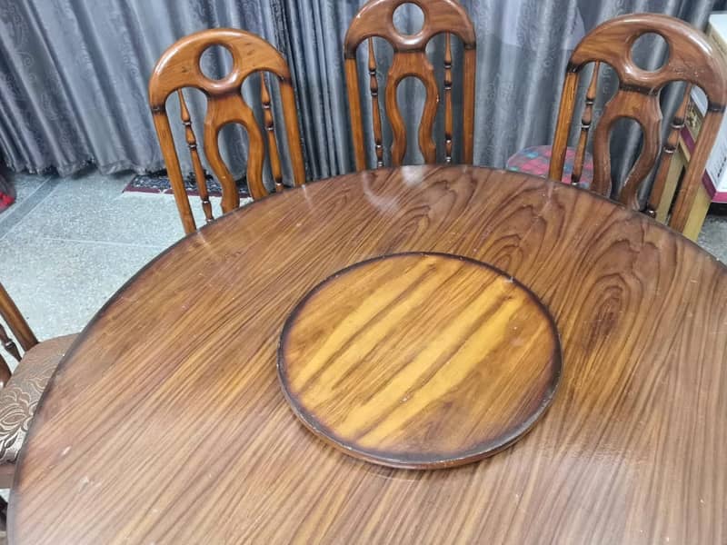 Dining table with 6 Chairs 3