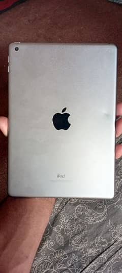 iPad 5 Generation 32GB. . No Open Repair No Boxx Charger