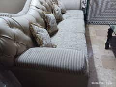 5 Seater Sofa Set (Neat and Clean)