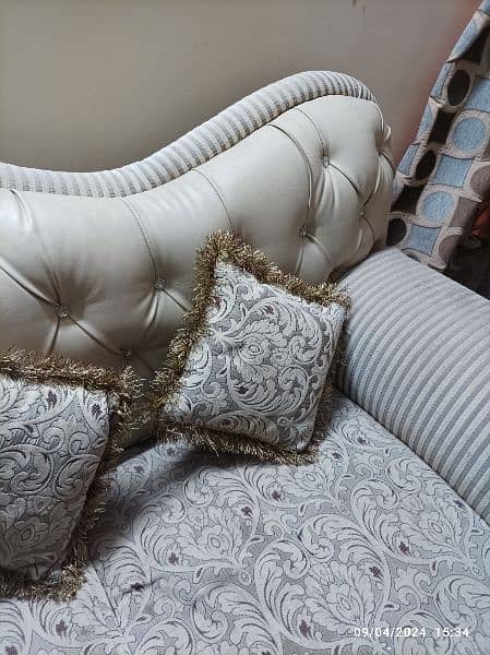 5 Seater Sofa Set (Neat and Clean) 1