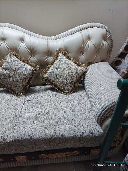 5 Seater Sofa Set (Neat and Clean) 3