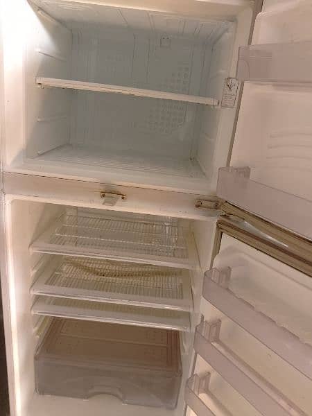 Dawlance Fridge, For Sale, in good condition 3