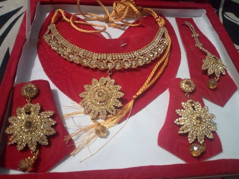 Beautiful Jewellry sets with Boxes 1