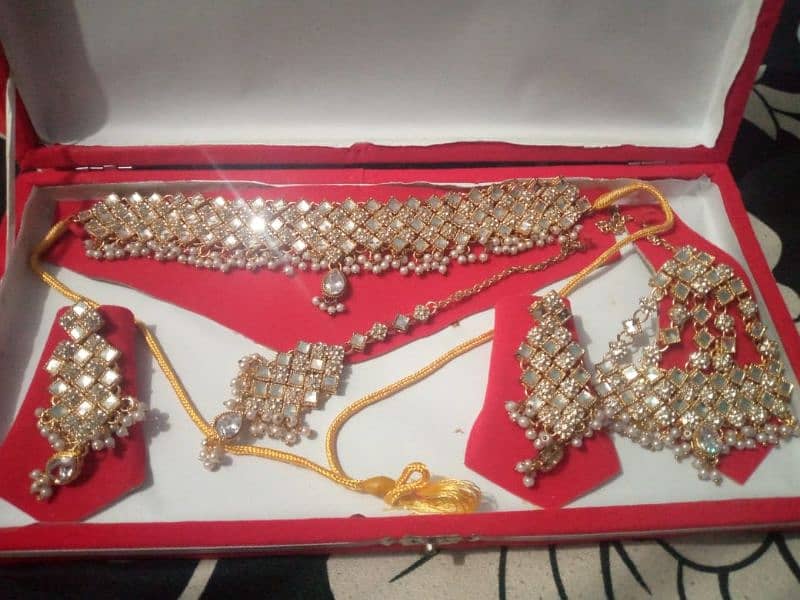 Beautiful Jewellry sets with Boxes 2