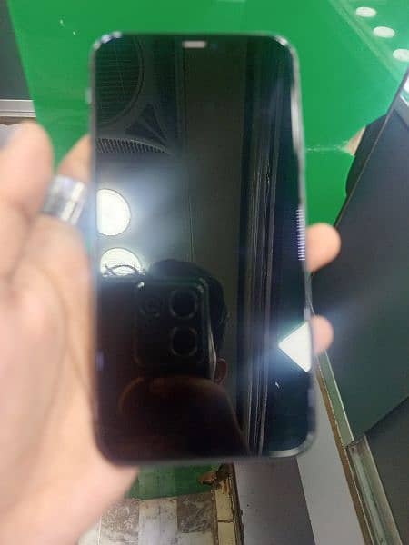 IPHONE 11 128 GB PTA APPROVED 4