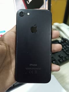 Iphone 7 non pta 32 gb battery health 82%