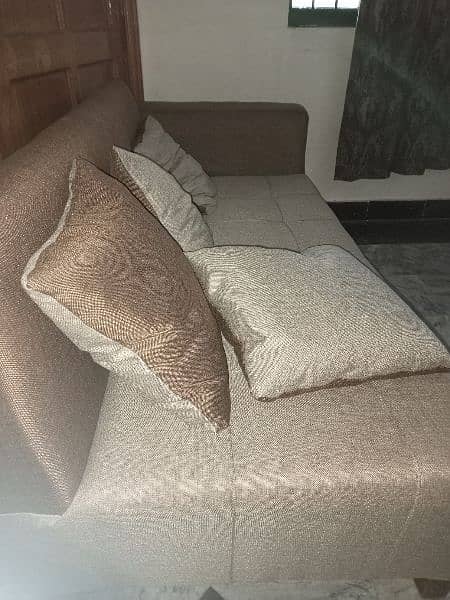 7 seater with cushions. just like new. 3