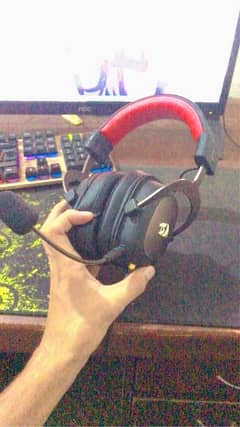 Red dragon zeus 2 (7.1 surround sound) gaming headphone