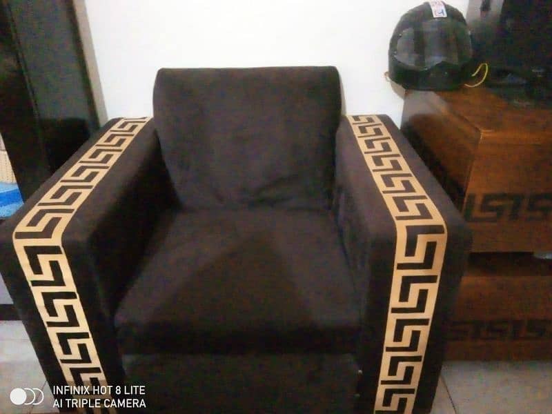 complete set bed with sofa and side tables 4