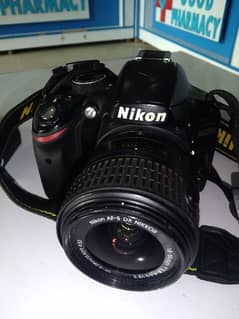 Nikon DSLR D3200 with charger