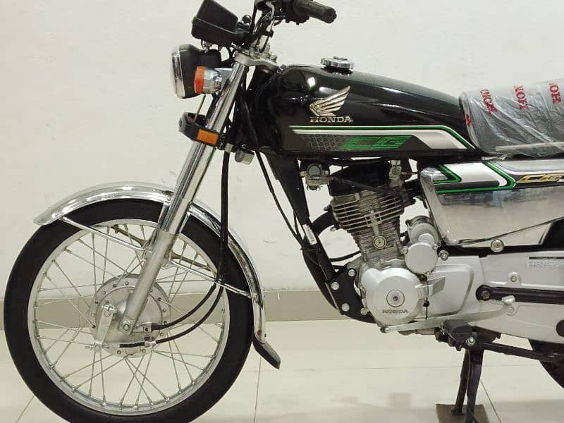 HONDA CG-125 SELF START SPECIAL EDITION 1