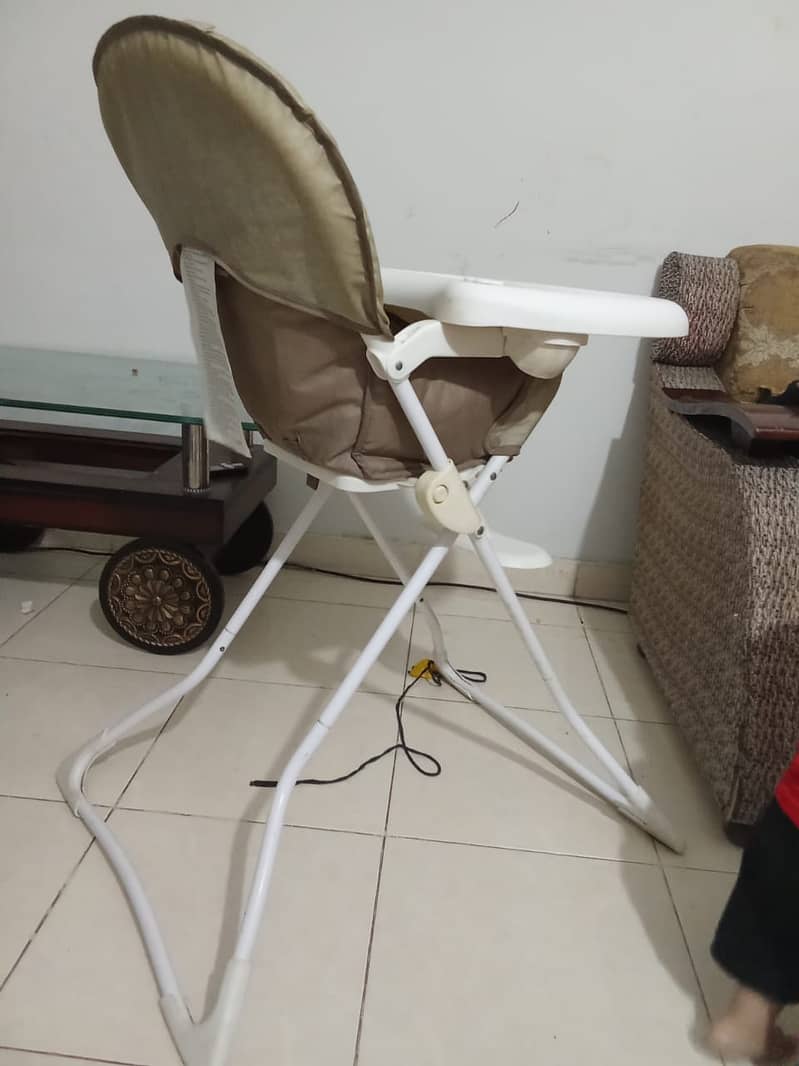 kids high chair lik new 1