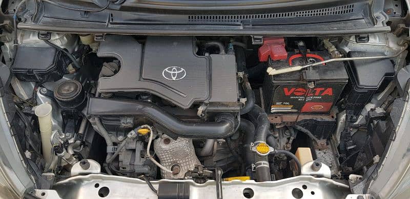 Toyota Vitz F 1.0 2018 4