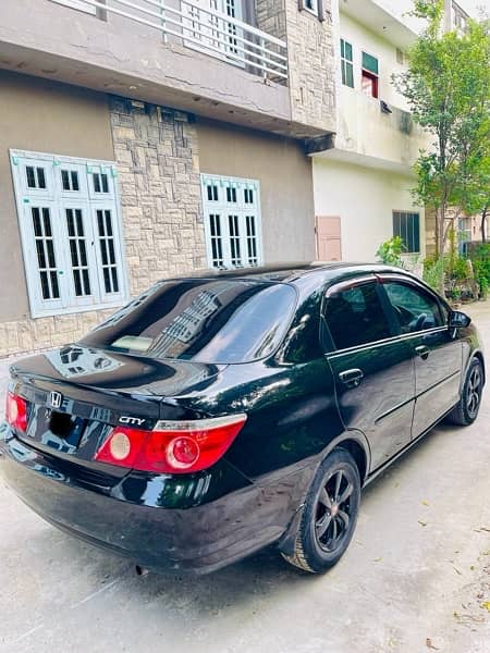 Honda City IDSI 2007 model black colour in very outstanding condition 2