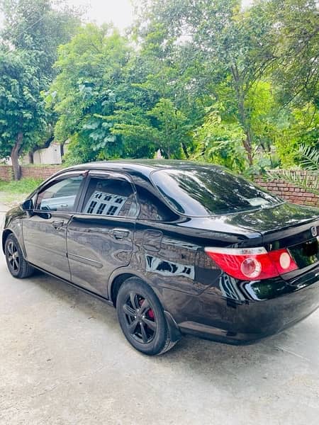 Honda City IDSI 2007 model black colour in very outstanding condition 3