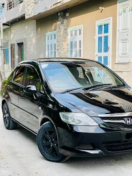 Honda City IDSI 2007 model black colour in very outstanding condition 4