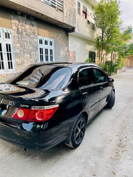 Honda City IDSI 2007 model black colour in very outstanding condition 7