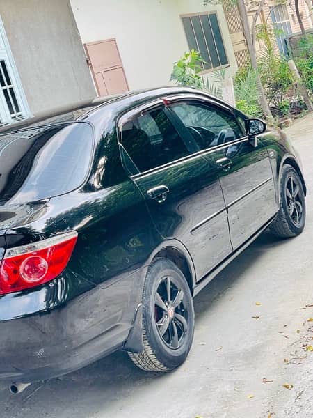 Honda City IDSI 2007 model black colour in very outstanding condition 9