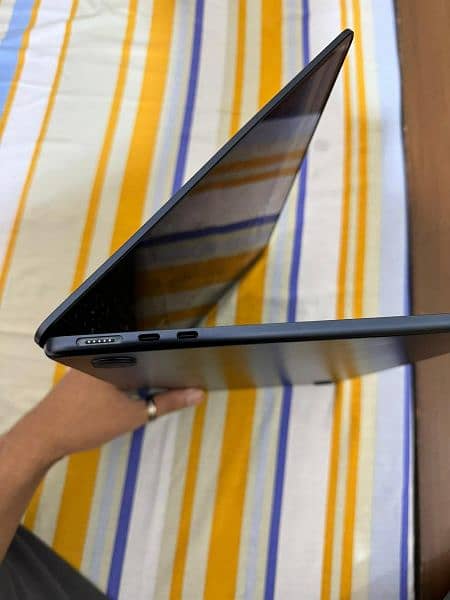 Macbook Air 13" M3 8/256 2