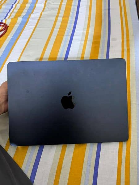 Macbook Air 13" M3 8/256 4