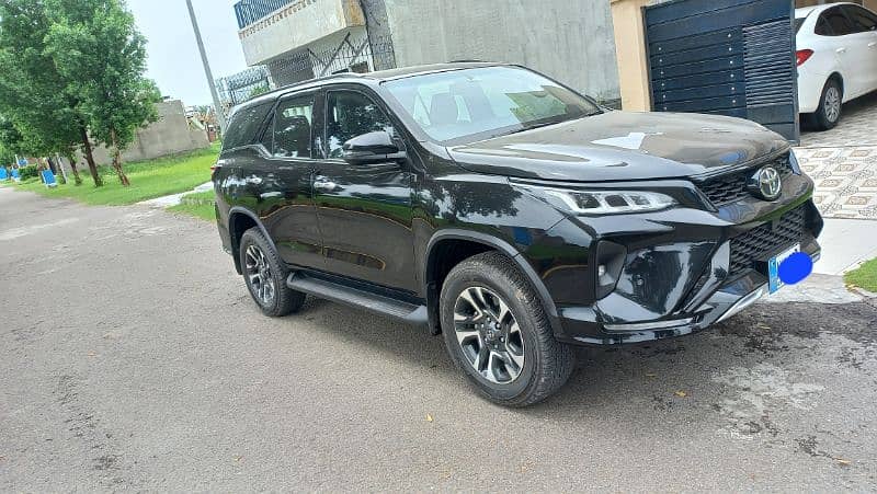 Toyota Fortuner Legender 2022 1