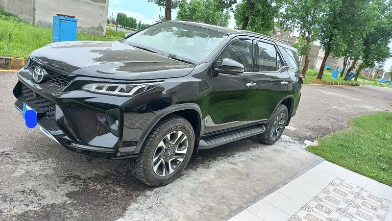 Toyota Fortuner Legender 2022 2