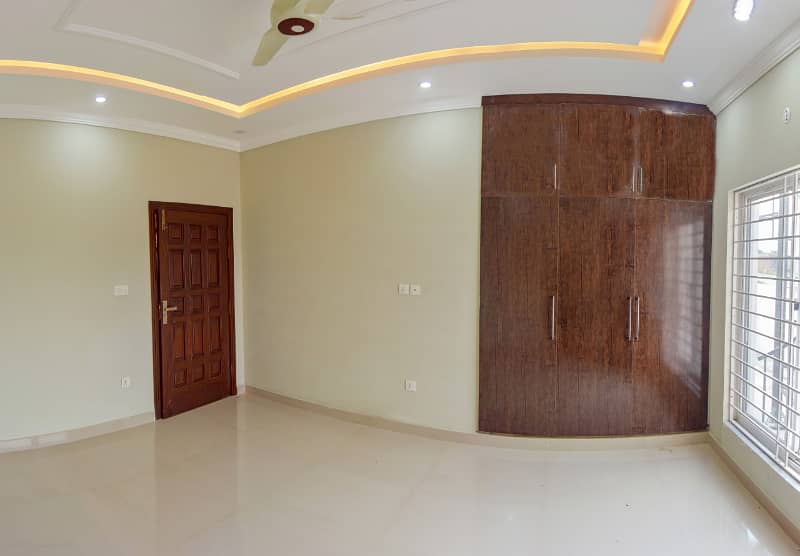 4 Bed House For Sale In Askari 14 15