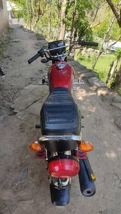 Honda 125 urgent sale. Whatsapp no 03170590017