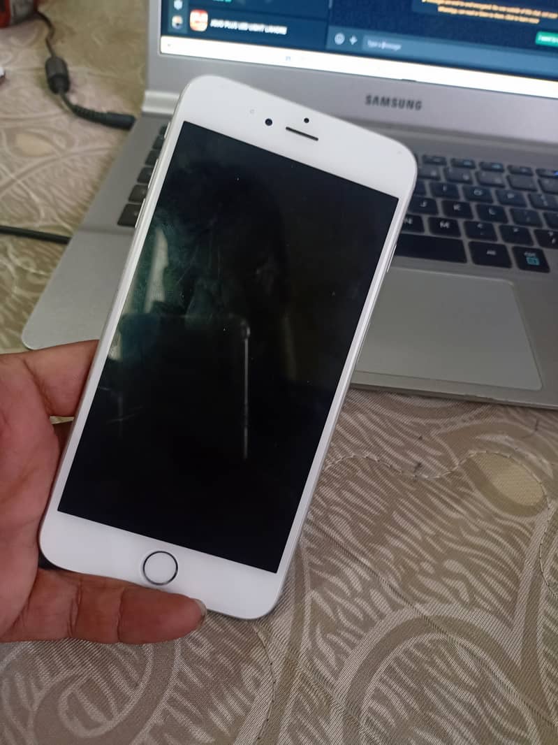 iPhone 6plus PTA aproved hai All ok battery health 85+ female kay hand 2