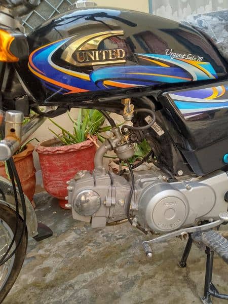 United 70 cc 4