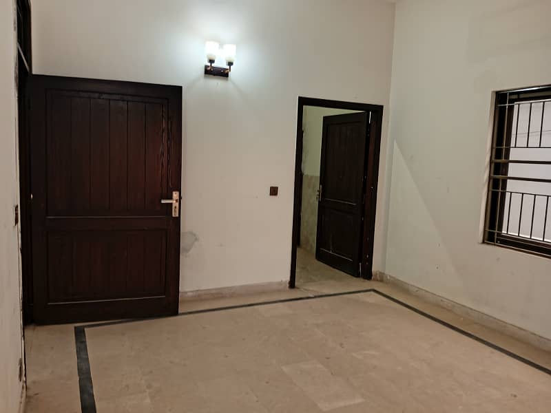 SEPARATE GATE 5 BEDROOM UPPER PORTION FOR RENT IN JOHAR TOWN 8