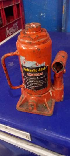 hydraulic jack